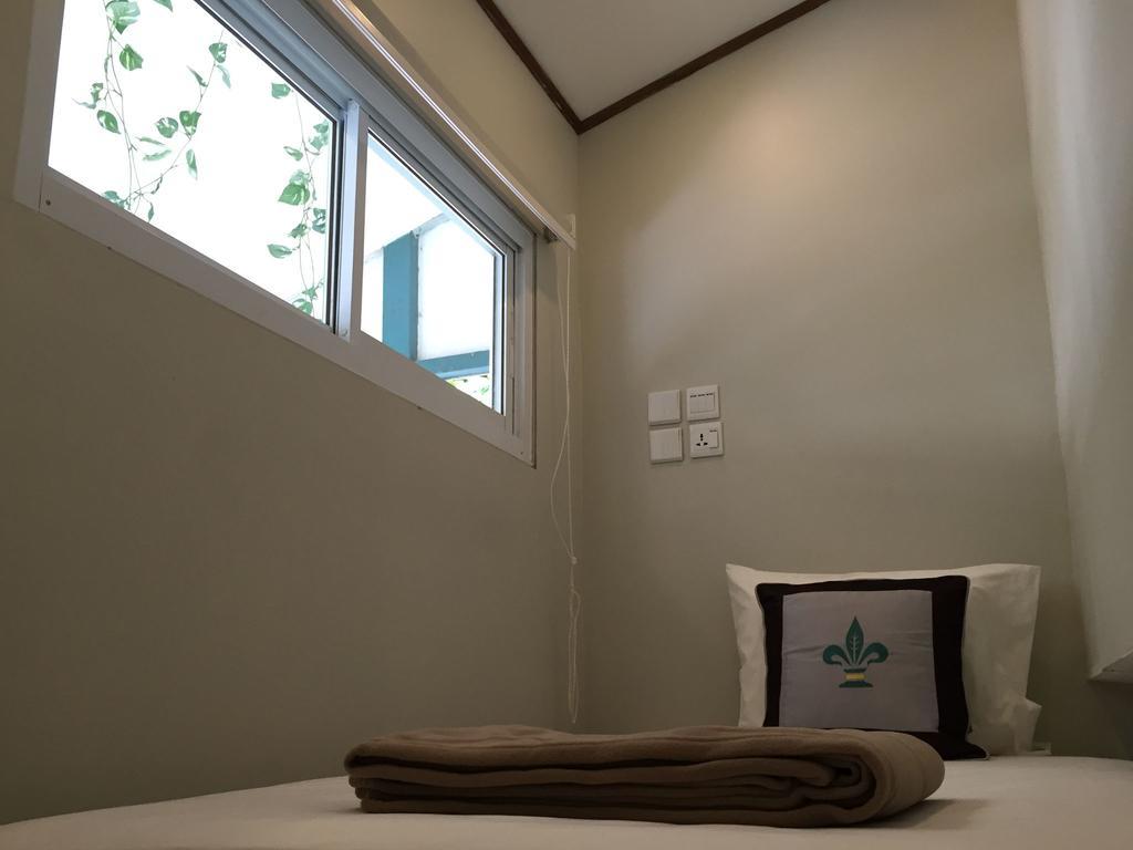Pickled Tea Hostel Янгон Екстериор снимка