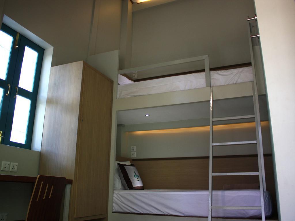 Pickled Tea Hostel Янгон Екстериор снимка